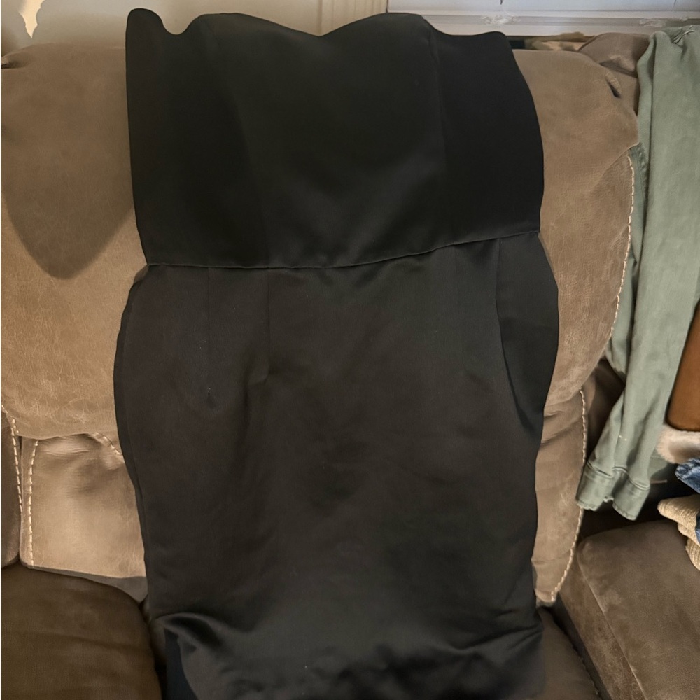 Chic Black Strapless Mini Dress